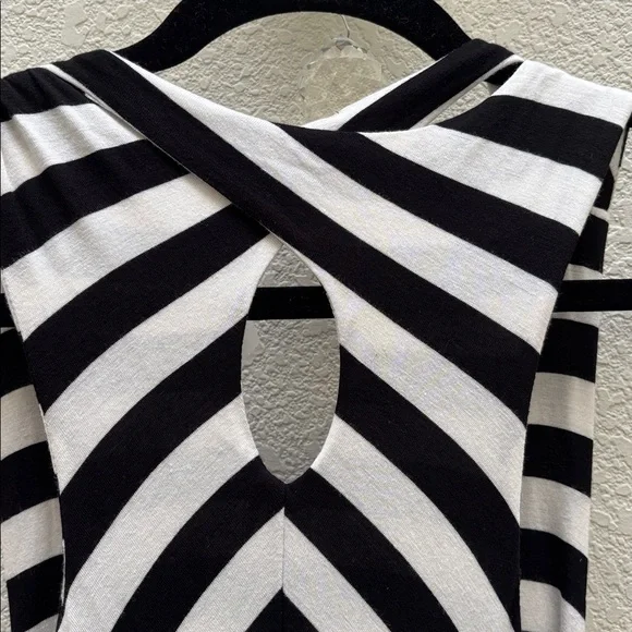 Philosophy | Black and White sardina Striped Maxi Dress - Picture 6 of 8